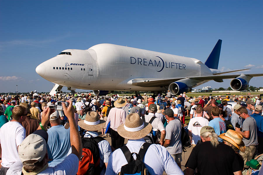 IMG_2336_900x600.jpg - Boeing DreamLifter